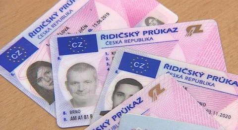 - koupit řidičský průkaz legálně řidičský průkaz koupit v češtině